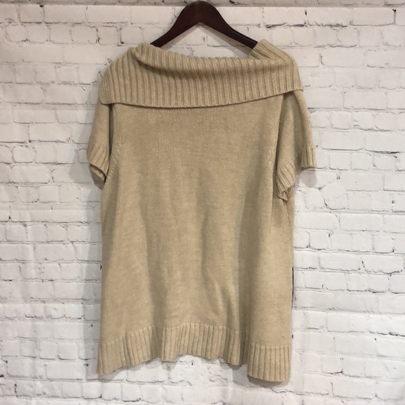 Avenue Design Sweater Collection Short Sleeve - Picture 5 of 8